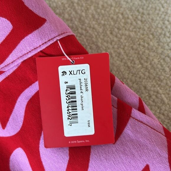 SPANX On the Go Print 4-Inch Shorts in True Red Zebra Stripe, Size XL, NWT - Picture 7 of 8